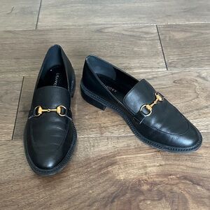 Lisa Vicky Zany Black Leather Loafers with Gold Bit Detail, Size 8